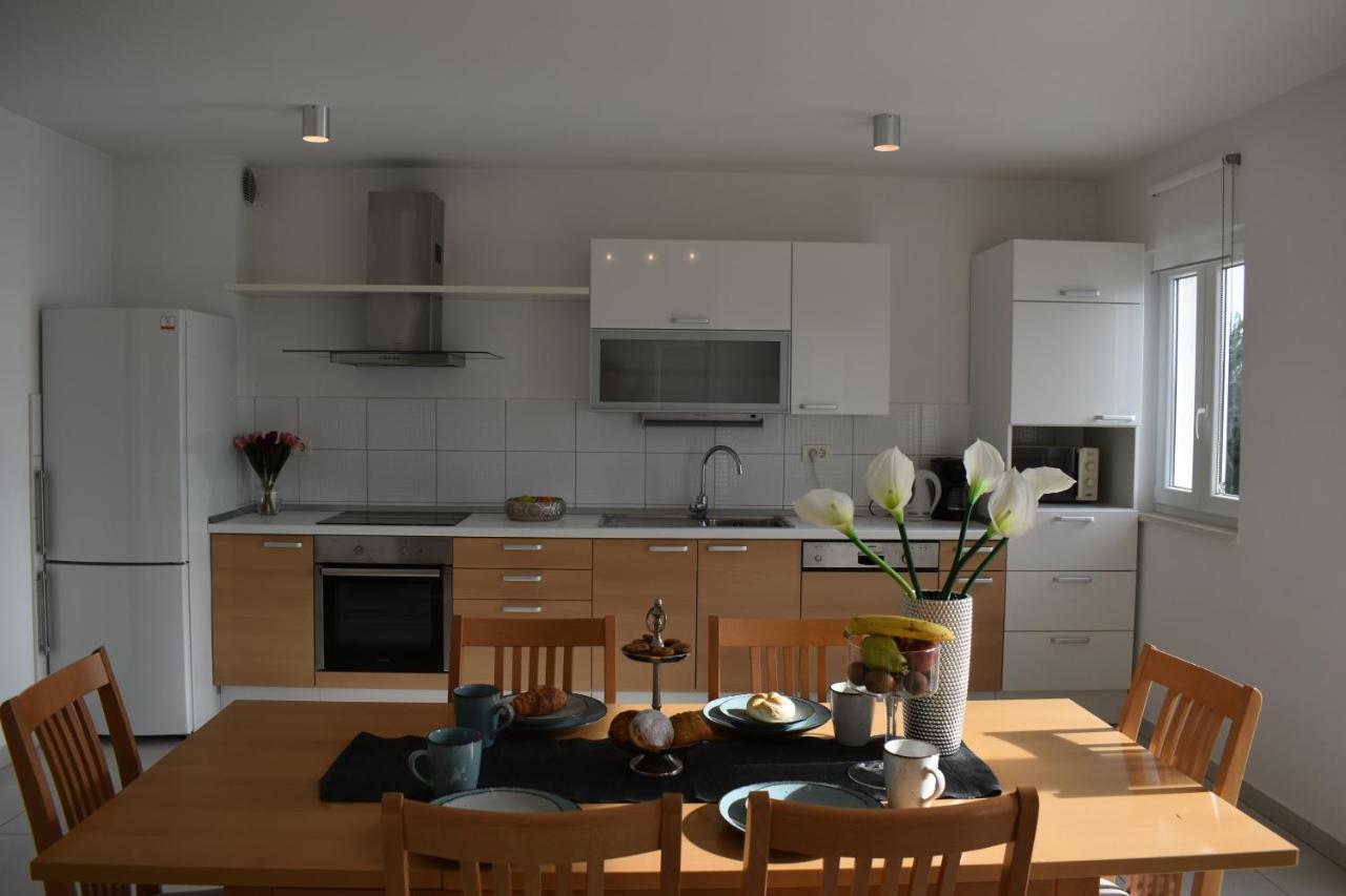 Apartments Villa Carica B&B Мимице Экстерьер фото
