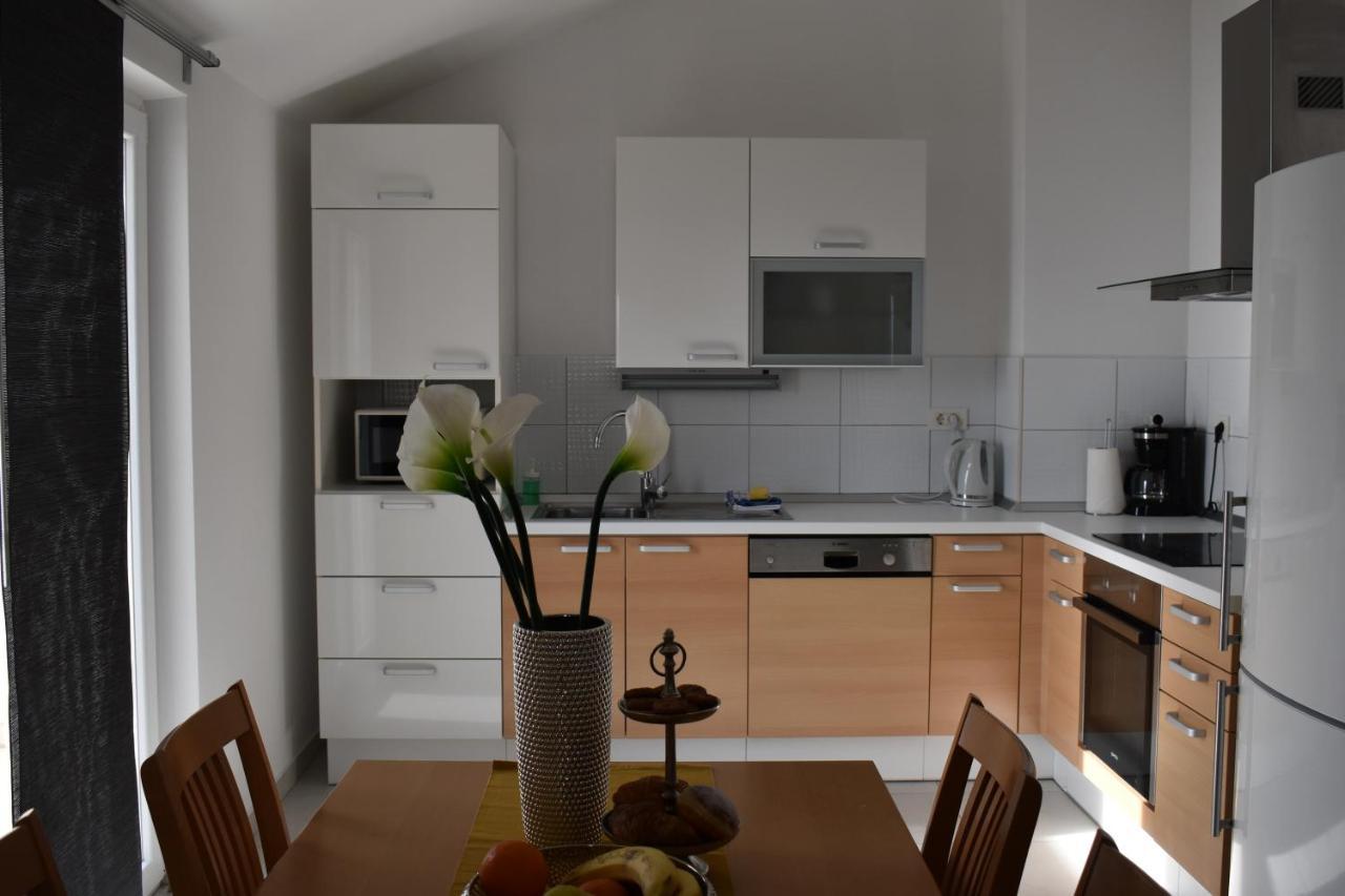 Apartments Villa Carica B&B Мимице Экстерьер фото